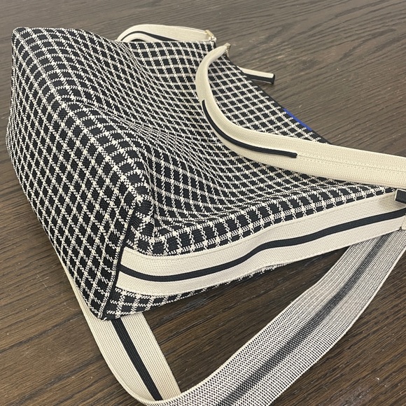 Rothy’s bucket bag - Picture 5 of 11